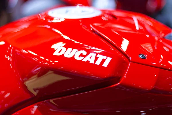 Nonthaburi Thailand: - 7. Dezember 2019: Nahaufnahme - Logo "Ducati" — Stockfoto