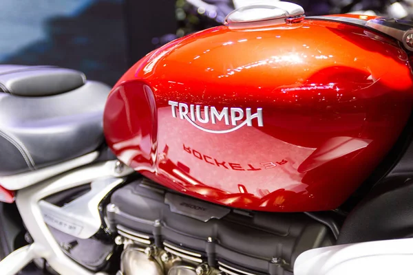 Nonthaburi Thailand -9. Dezember 2019: - Nahaufnahme - Logo "Triumph" — Stockfoto