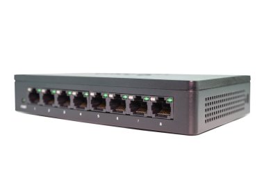 Siyah anahtar 8 port gigabit izole edilmiş beyaz arkaplan aygıtı ağ ve internet kırpma yolu