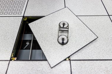 Emici - Alet platformu - Sunucu odasındaki açık kat için araç döşeme kaldıracı kaldırdı