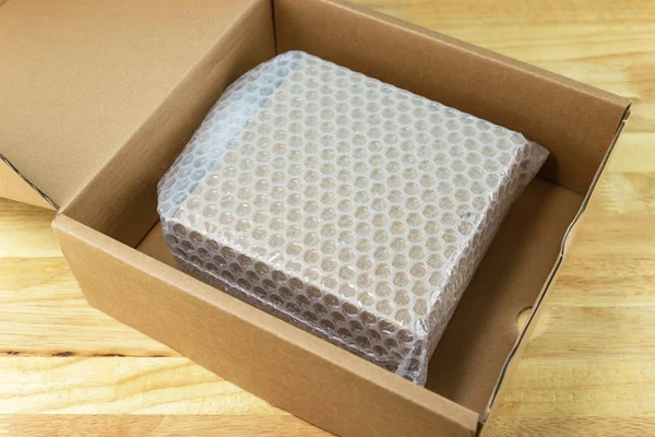 Burbujas Que Cubren Caja Por Envoltura Burbujas Para Productos Protección —  Fotos de Stock