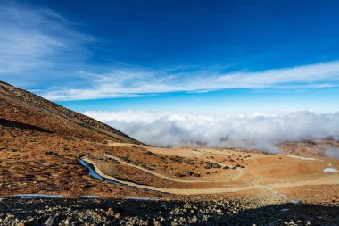 Teide Milli Parkı, Tenerife, Kanarya Adaları - Montana Blanca volkanik tırmanış Trail renkli toprak. 3718 m Teide tepeye kadar İspanya'nin bu doğa yürüyüşü yol uzun ve zorludur