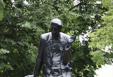 BEREZNIKI, Rusya - 1 Eylül 2017: anıt Reshetova A L, ünlü Rus yazar,