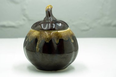 toprak kap yemek pişirme için kapaklı .