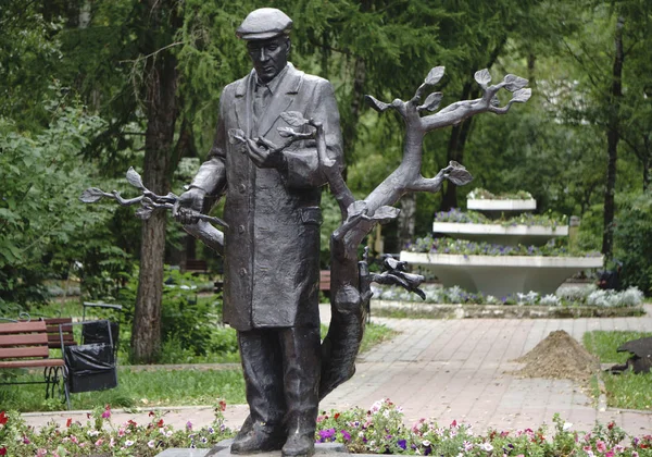 Russia Berezniki September 1, 2017 : Valentina Mindovsky sculpture Mile , Memorial center — Stock Photo, Image