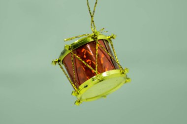 Noel ağacı, kare biçiminde arka plan için yürüyüş davul oyuncak dekorasyon.