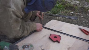 Endüstriyel değirmeni metal bir metal işleme tesisi ile kullanma.