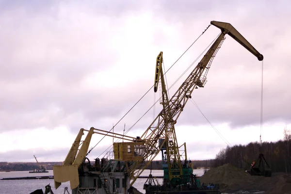 Büyük endüstriyel Kulesi araba yüzer vinç Kulesi