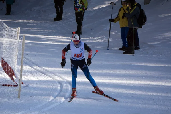 Russland berezniki 11. März 2018: Männer-Sprint beim Wintermarathon . — Stockfoto