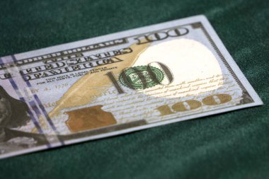 Bize 100 dolarlık banknot yakın kadar ABD federal Federal Rezerv Not parçası. Amerika Birleşik Devletleri resmi para birimi Amerikan Doları olduğunu.