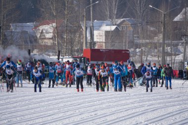 Rusya BEREZNIKI 11 Mart 2018: sporcu erkekler toplu çıkış Kış Olimpiyat Oyunları nda modern rekabet .