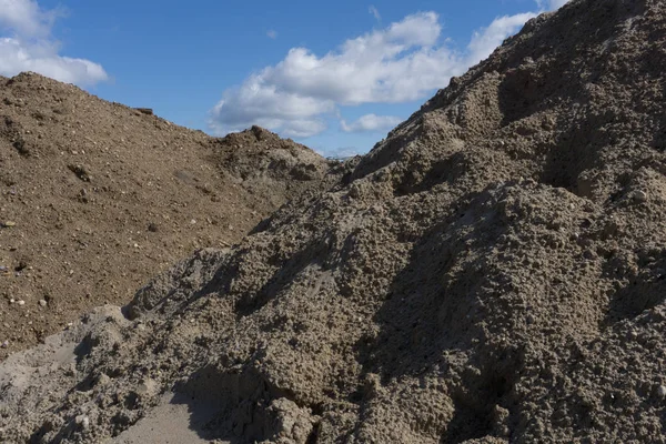 Sand högar på en konstruktion . — Stockfoto