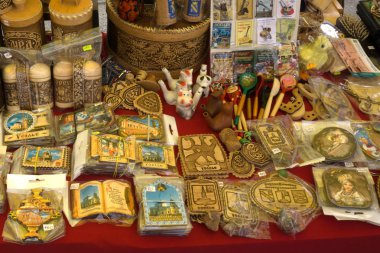 Rusya BEREZNIKI 1 Ağustos 2017 - huş ağacı kabuğu urun. Rus Hediyelik eşya