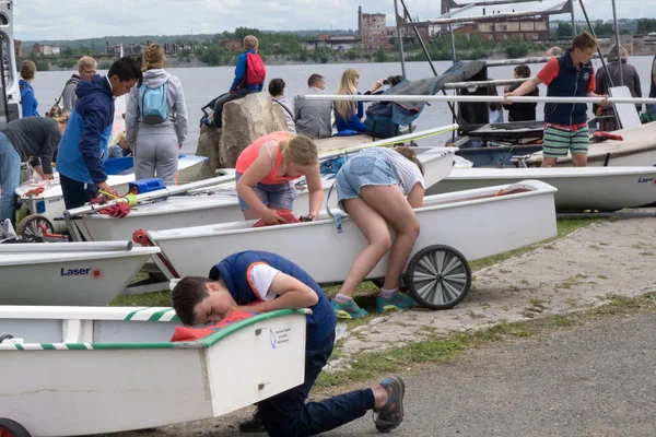 Regatta de historische regatta - Rusland Oesolje 1 juli 2017 — Stockfoto