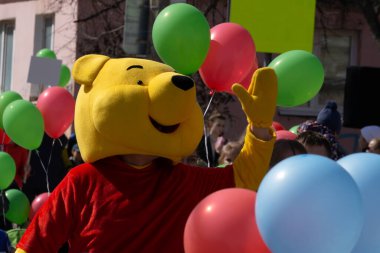 Winnie the Pooh ve Tiger çizgi filmi Winnie the Pooh in the Studio 'nun mavi arka planındaki animasyoncular.