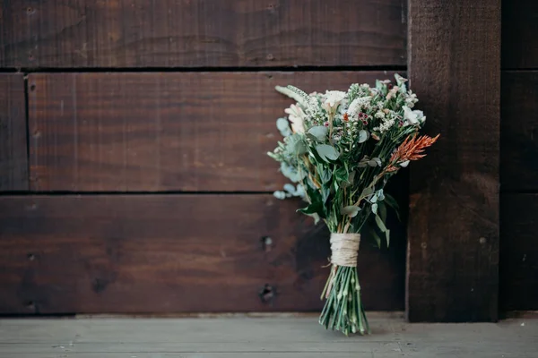 Vintage Bruiloft Bloemen Een Houten Achtergrond Stockafbeelding