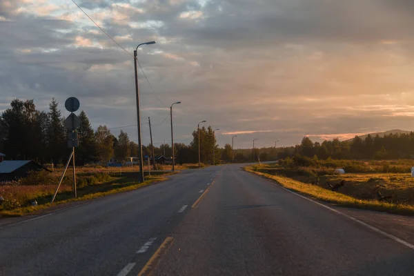 De manhã cedo na estrada — Fotografia de Stock