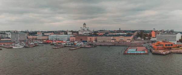 Heart of Helsinki seen from sea — Stock Photo, Image
