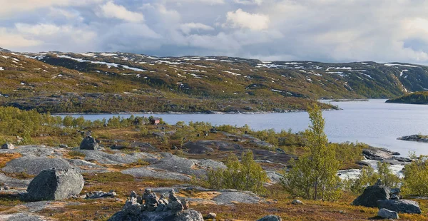 ノルウェー北部のナルヴィクとアビスコの間の Riksgrensen で国境のノルウェー側ビュー — ストック写真