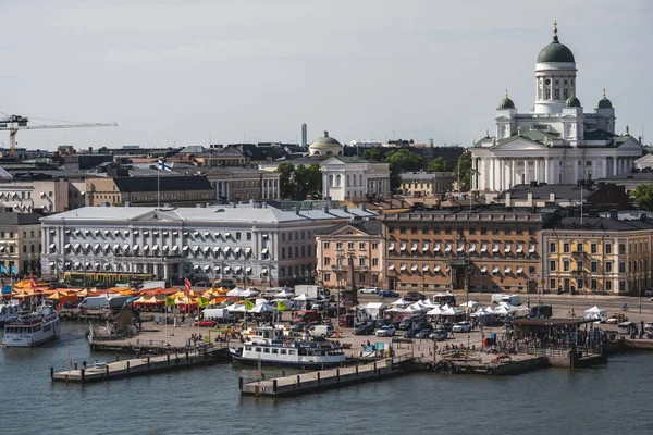 Helsinki Finland View of Kauppatori market square and the Cathedral — Stock Photo, Image