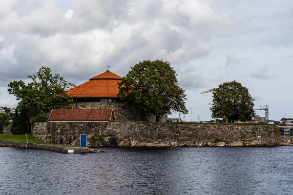 Kristians 'taki Christiansholm Kalesi ve Norveç' teki şehir