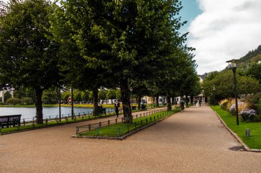 Lungegardsvannet Gölü 'nün ortasındaki Byparken Parkı.