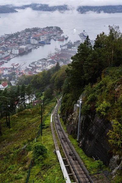 Bergen Norsko Pohled z Floibanen auto, které bere turisty na horu — Stock fotografie