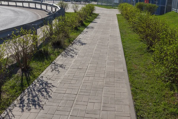 Otoyol boyunca kaldırım