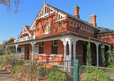 Carisbrook, Victoria, Avustralya - 11 Eylül 2015: Carisbrook'ın pitoresk lisanslı postane, Bucknall Street, 1888 yılında inşa edilmiş 