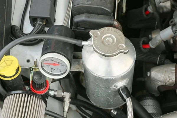 MARYBOROUGH, VICTORIA, AUSTRALIA - March 25, 2017: engine bay of a customised Holden car under the bonnet — Stock Photo, Image