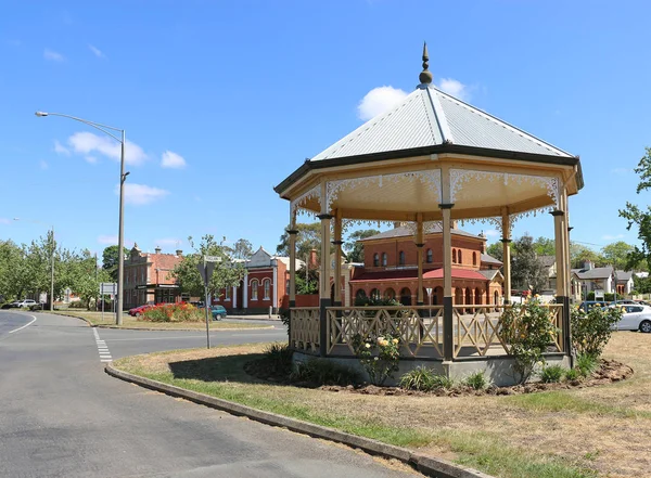 Creswick, ana caddede bulunan Kraliçe Victoria grup rotunda (1897), onur Kraliçe Victoria onu elmas Jübile yılda inşa edilmiştir