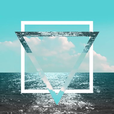 Deniz ve üçgen ve kare ile bulutlar