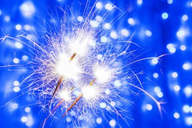 Üç Bengal ateşi sparkles Noel ve yeni yıl