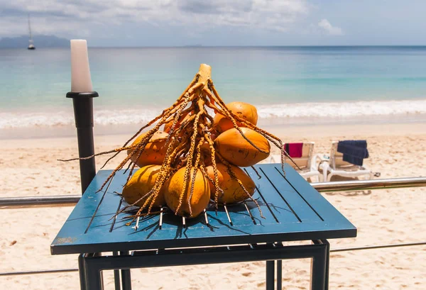 Agua fruta comida playa —  Fotos de Stock