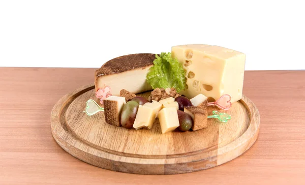 Peynirli üzüm yeşil salata