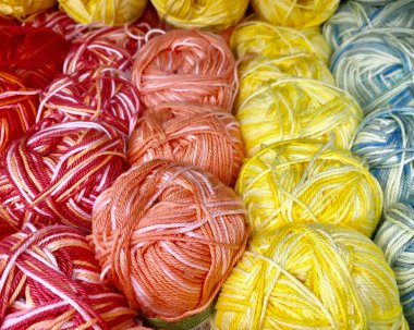 Konu ve nakış ve örgü iplik