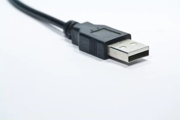 Câble USB isolé sur fond blanc . — Photo