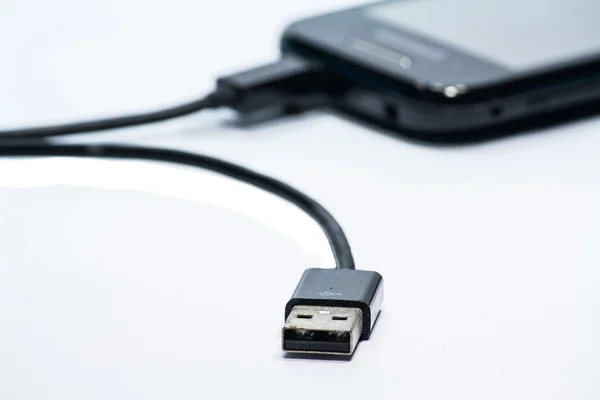 Smartphone φόρτισης σε θύρα Usb — Φωτογραφία Αρχείου