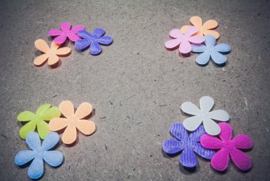 Yapay çiçek renkli