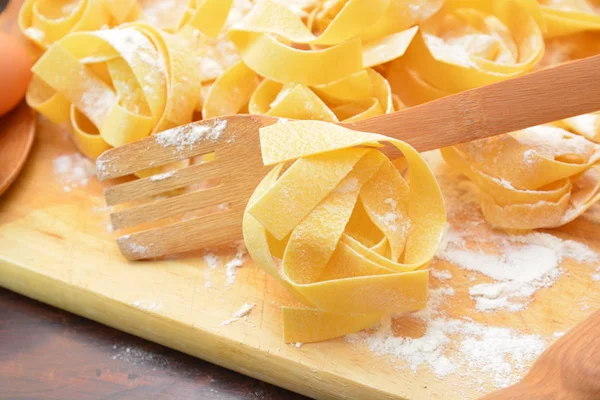 Pappardelle Pasta Italiana Con Huevos —  Fotos de Stock