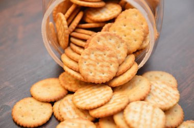 İtalyan çerezleri atıştırmalıklar ile tuz crakers