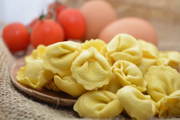 Pasta Tradicional Italiana Tortellini Emiliani Con Huevos —  Fotos de Stock
