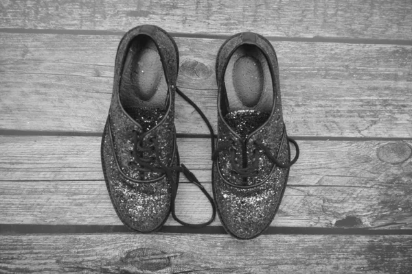 Старая Мода Обувь Женщина Деревянный Стол — стоковое фото