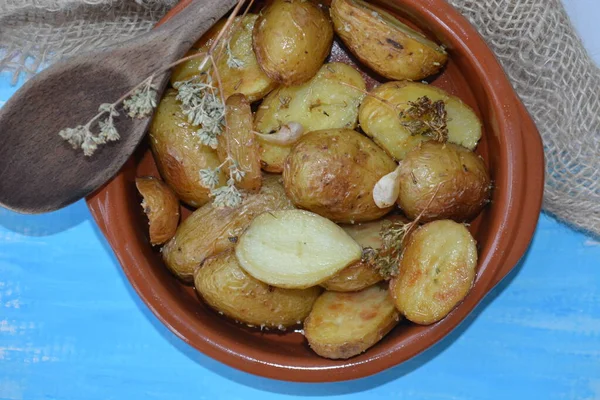 Смажена Картопля Сковороді Часниковим Розмарином Запечена Гастрономічна Їжа — стокове фото