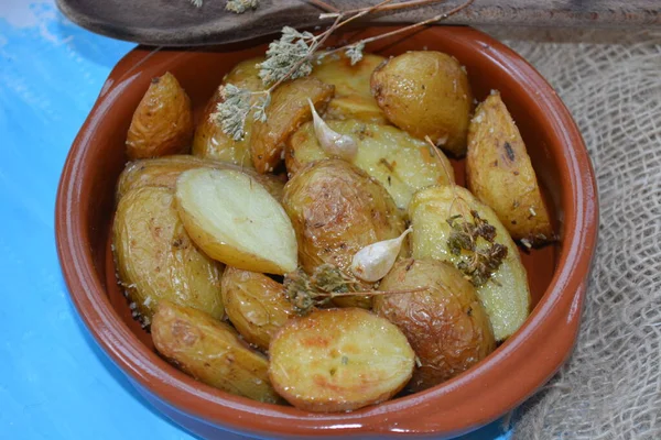 Смажена Картопля Сковороді Часниковим Розмарином Запечена Гастрономічна Їжа — стокове фото