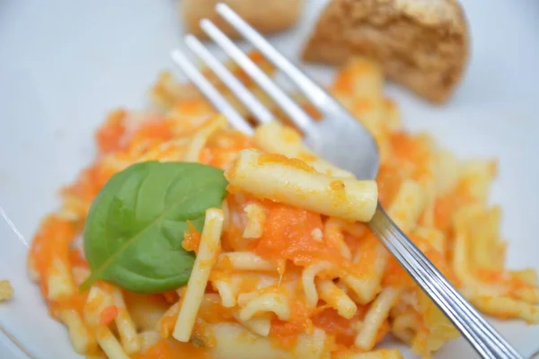 İtalyan kabaklı makarna.