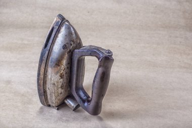 Eski klasik elektrikli ütü 60 'lardan kalma..