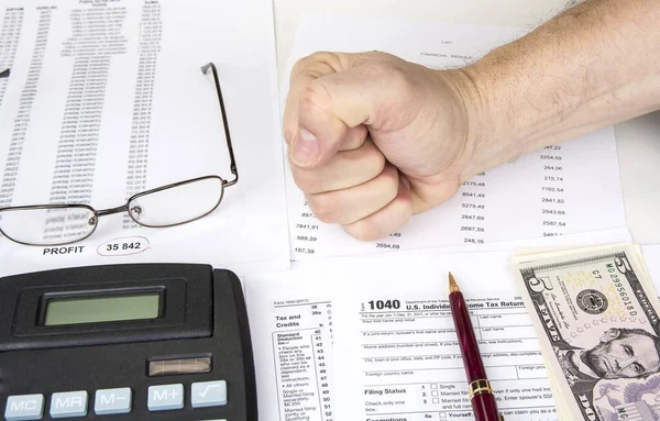 Beräkning Nummer För Självdeklaration Med Penna Glasögon Och Miniräknare — Stockfoto