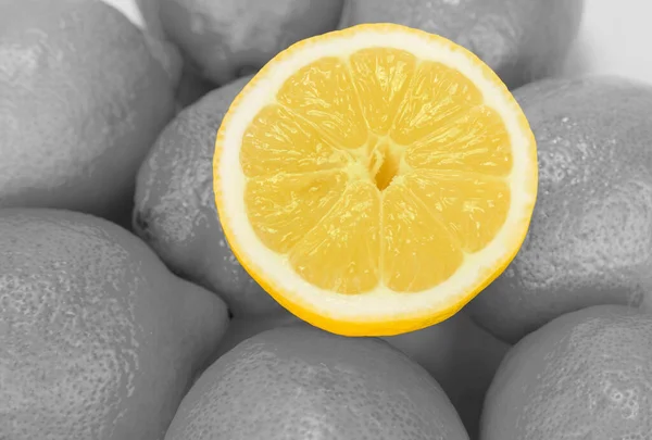 Limones Blancos Negros Naranjas Friut Con Color Uno —  Fotos de Stock
