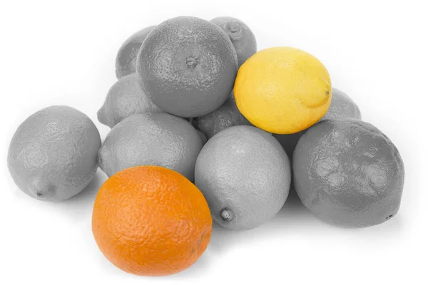 黒と白のレモンとオレンジのフリット — ストック写真